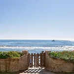 Villa Charming On The Seafront