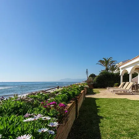 Villa Charming On The Seafront *