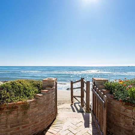 Villa Charming On The Seafront *