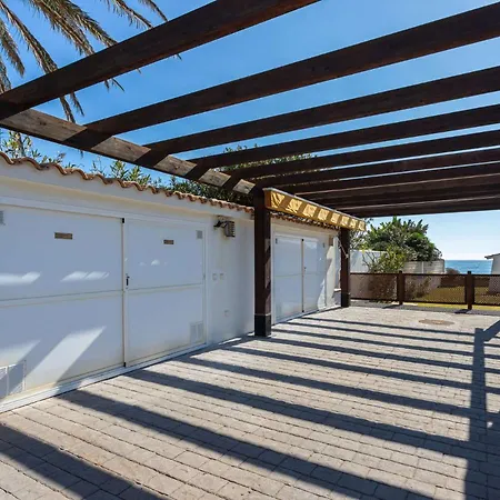 Charming On The Seafront Villa *