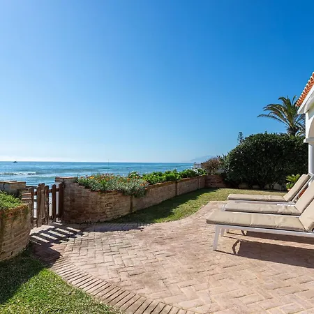 Charming On The Seafront Вілла *