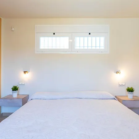 Charming On The Seafront 马尔韦利亚