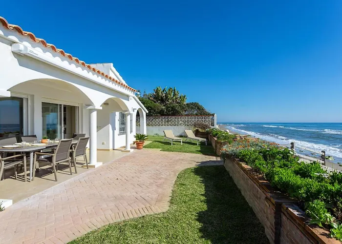 Charming On The Seafront Marbella