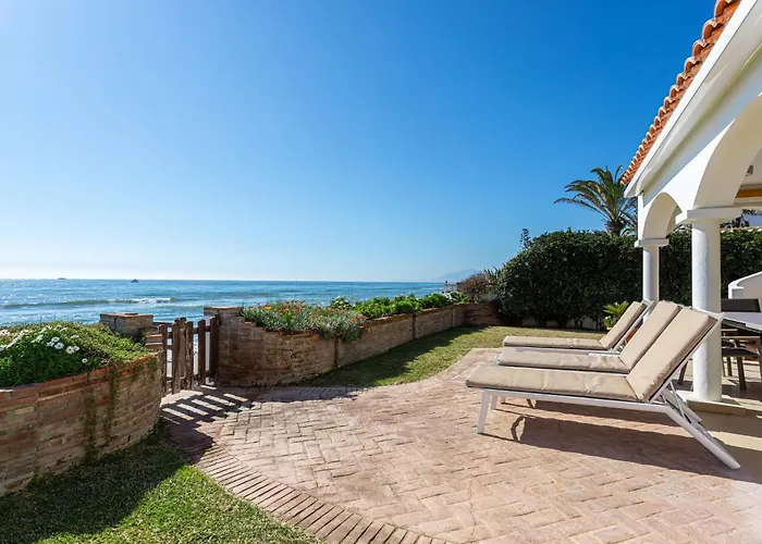 Charming On The Seafront Willa *