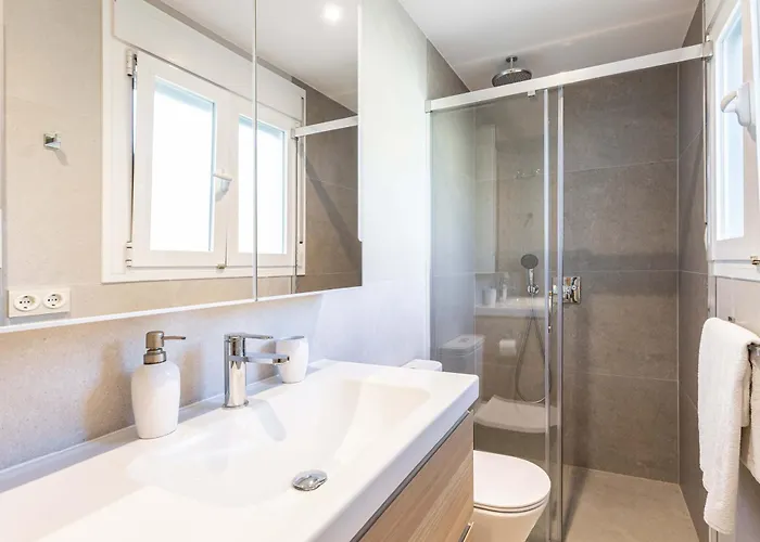 Charming On The Seafront Willa Marbella