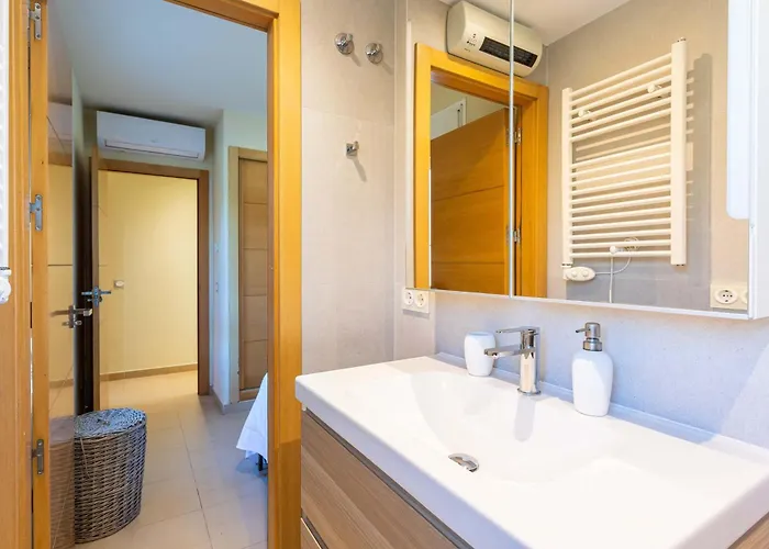 Charming On The Seafront Willa