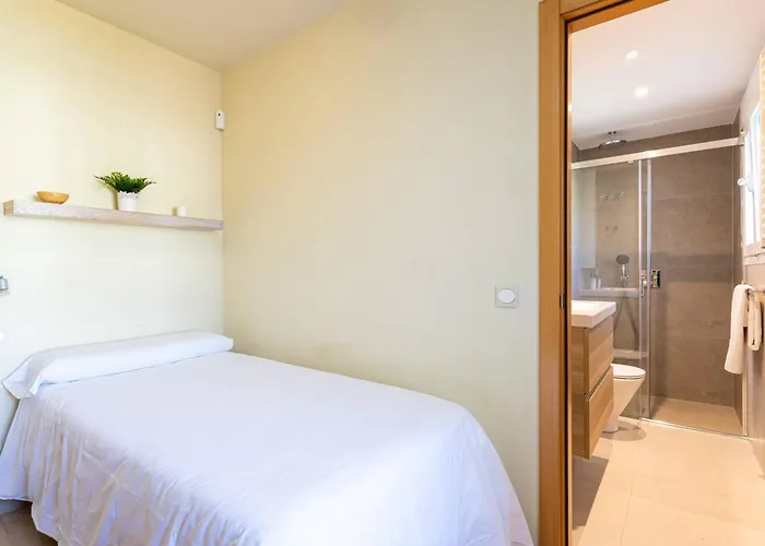 Charming On The Seafront Willa Marbella