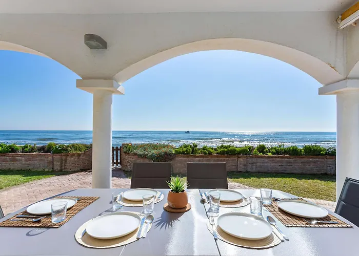 Charming On The Seafront Marbella