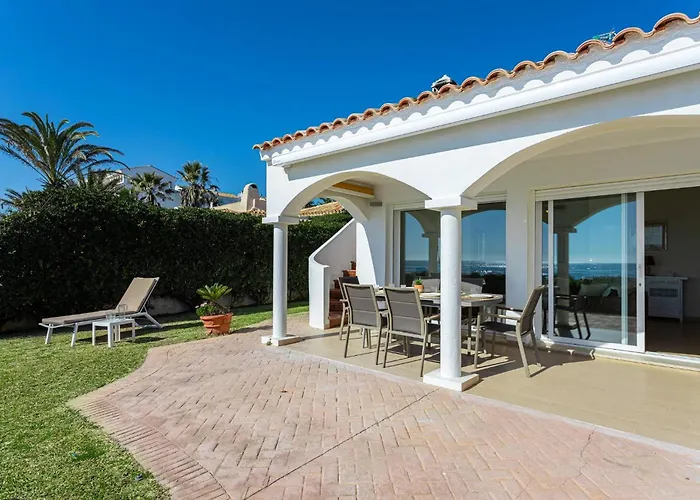 Charming On The Seafront Marbella