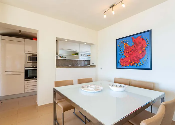 Charming On The Seafront Willa *