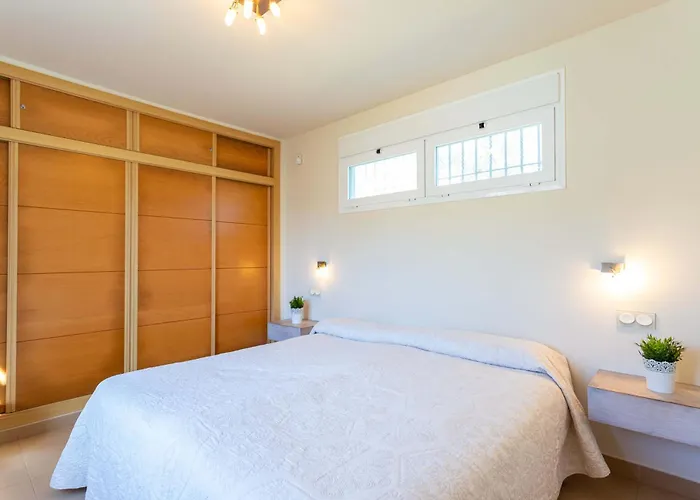 Charming On The Seafront Willa *