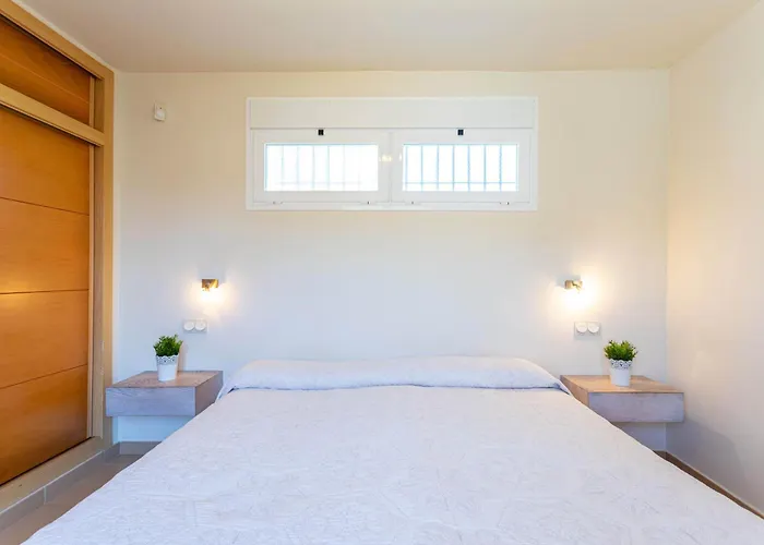 Charming On The Seafront Marbella