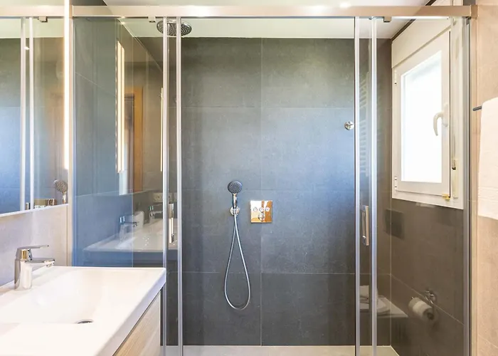 Charming On The Seafront * Marbella