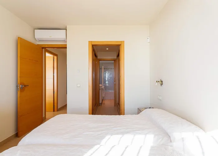 Charming On The Seafront Willa