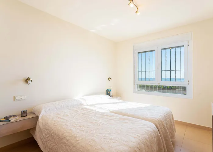 Charming On The Seafront Willa